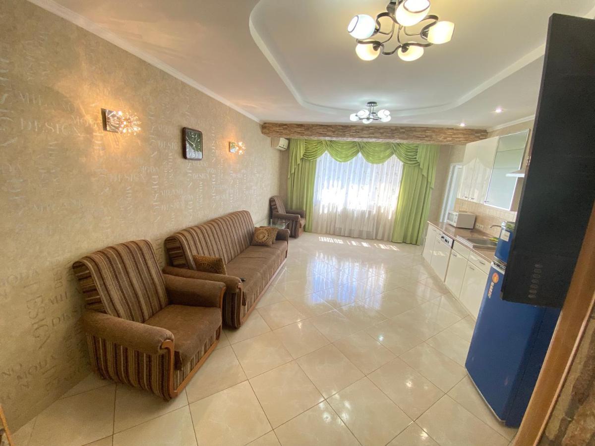 Ultra Central Double Room Appartment In キシナウ エクステリア 写真