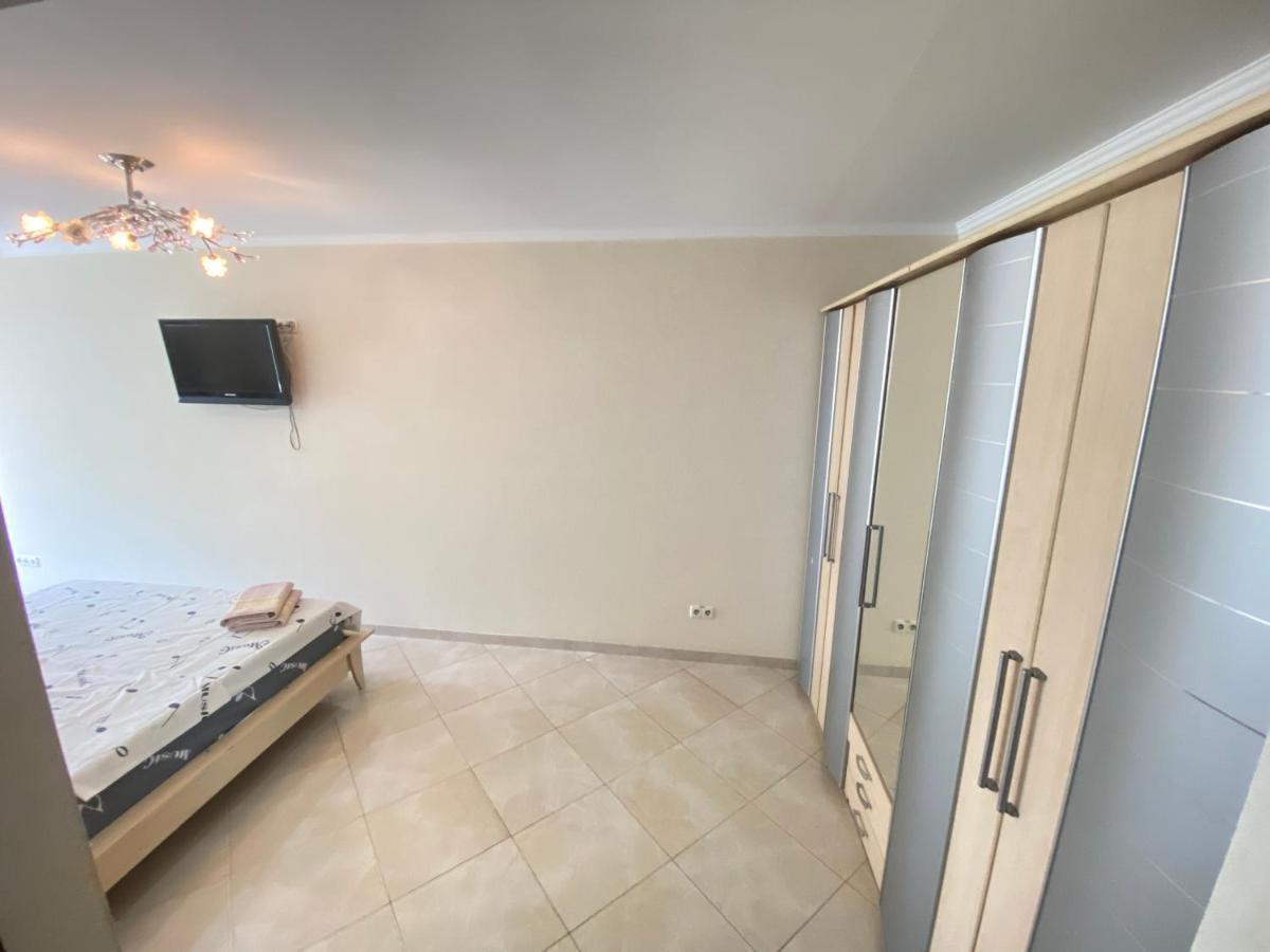 Ultra Central Double Room Appartment In キシナウ エクステリア 写真